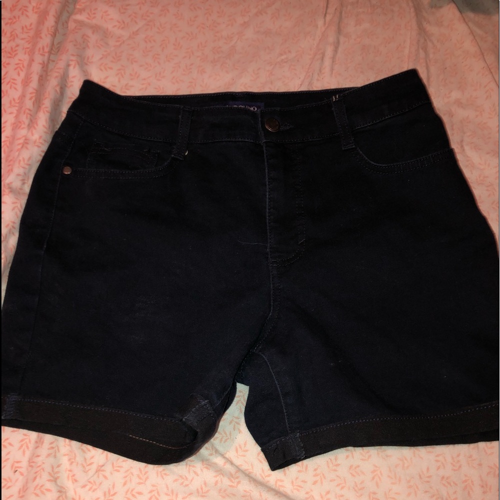 Black bandolino shorts